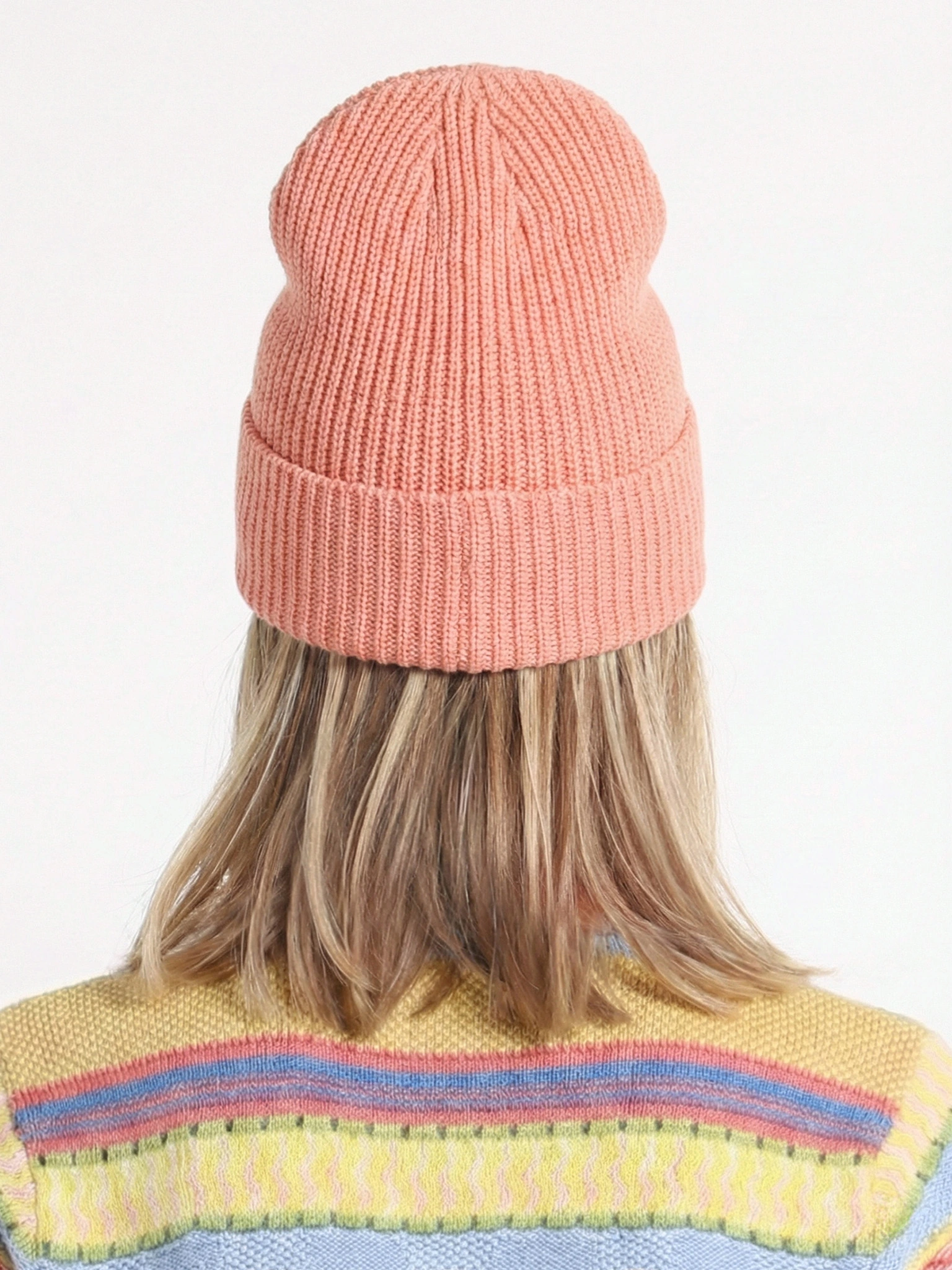 Шапка-бини кораллового цвета с отворотом из хлопка